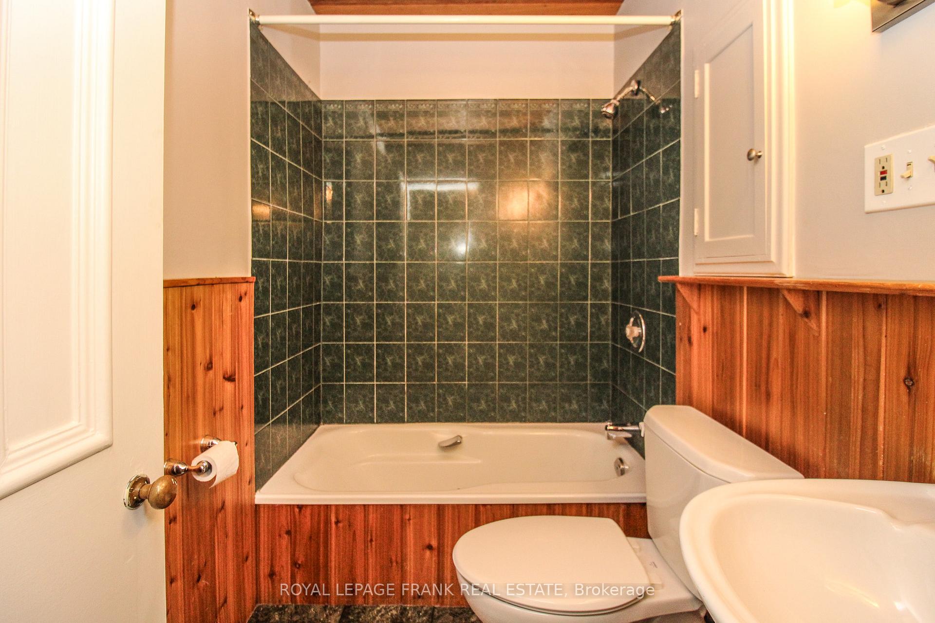 Photo 12 of Unit 2, 182 Mcdonnel Street, Peterborough, Town Ward 3 — HOMEH