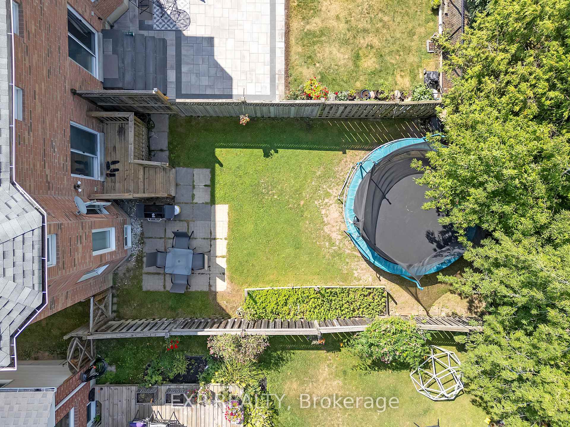 Photo 3 of 212 Shadow Place, Pickering, Rouge Park — HOMEH