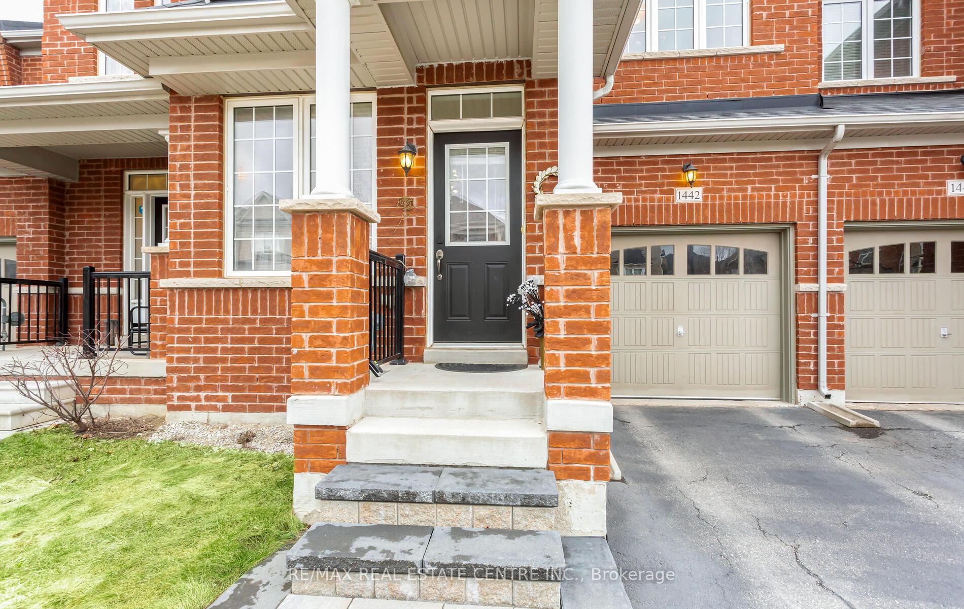 Photo 3 of 1442 Haws Crescent, Milton, Clarke — HOMEH