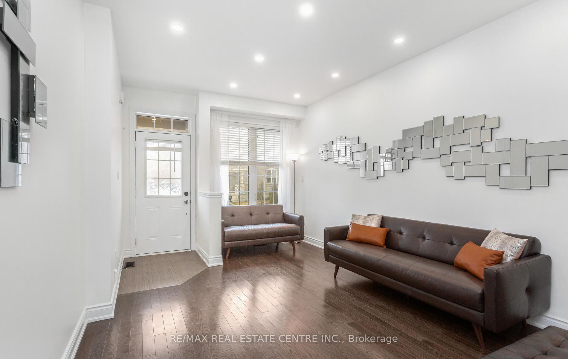 Photo 4 of 1442 Haws Crescent, Milton, Clarke — HOMEH