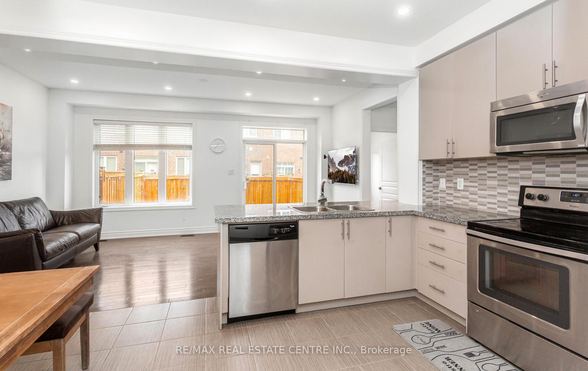 Photo 8 of 1442 Haws Crescent, Milton, Clarke — HOMEH