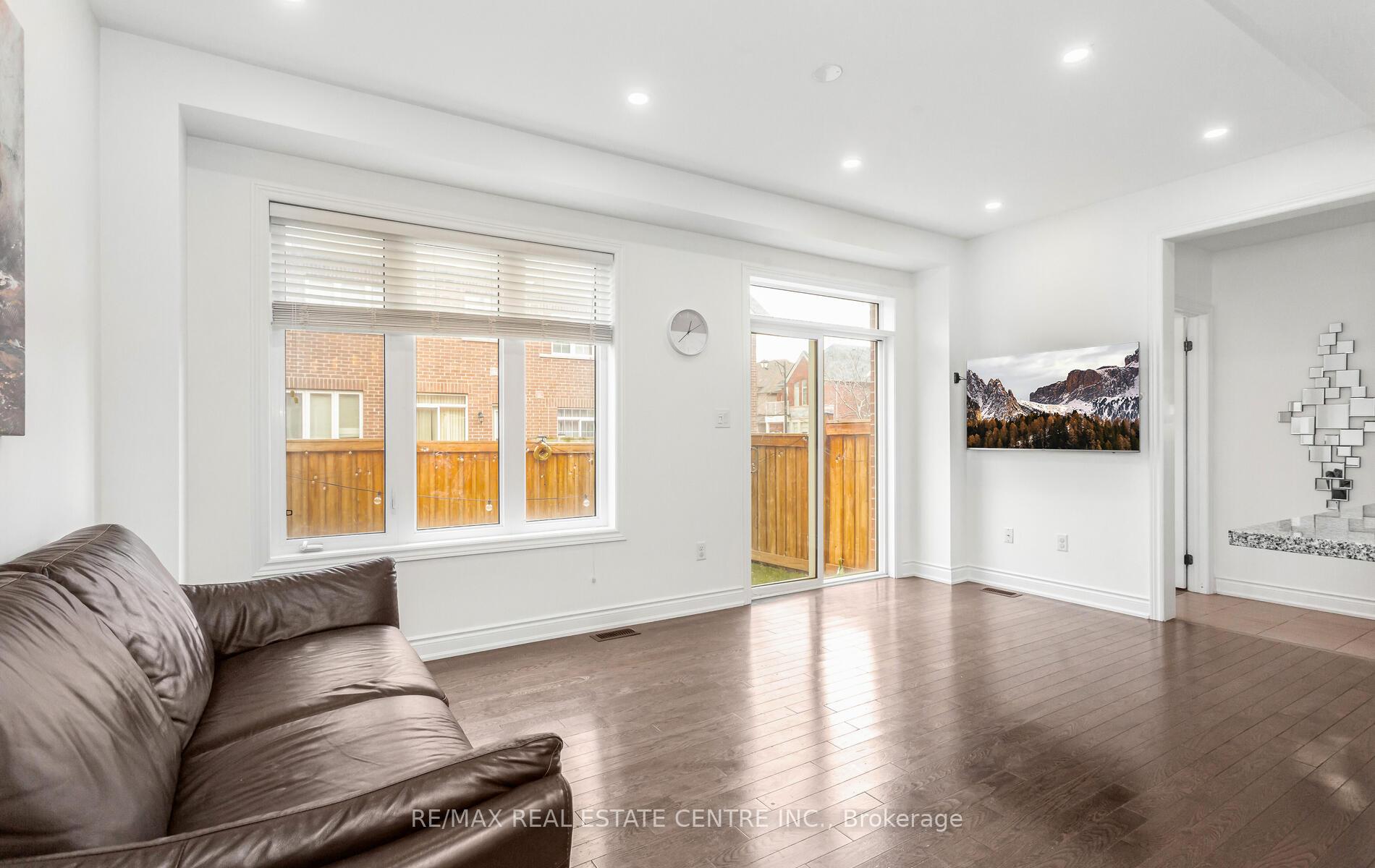 Photo 10 of 1442 Haws Crescent, Milton, Clarke — HOMEH