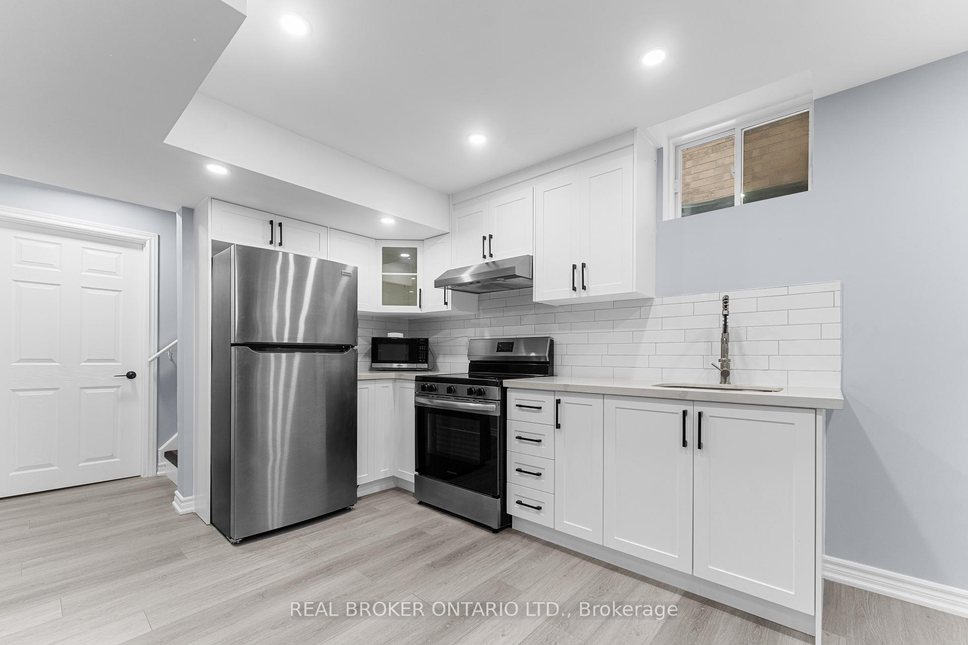 Photo 3 of 1718 Kalmar BSMT Avenue, Pickering, Duffin Heights — HOMEH