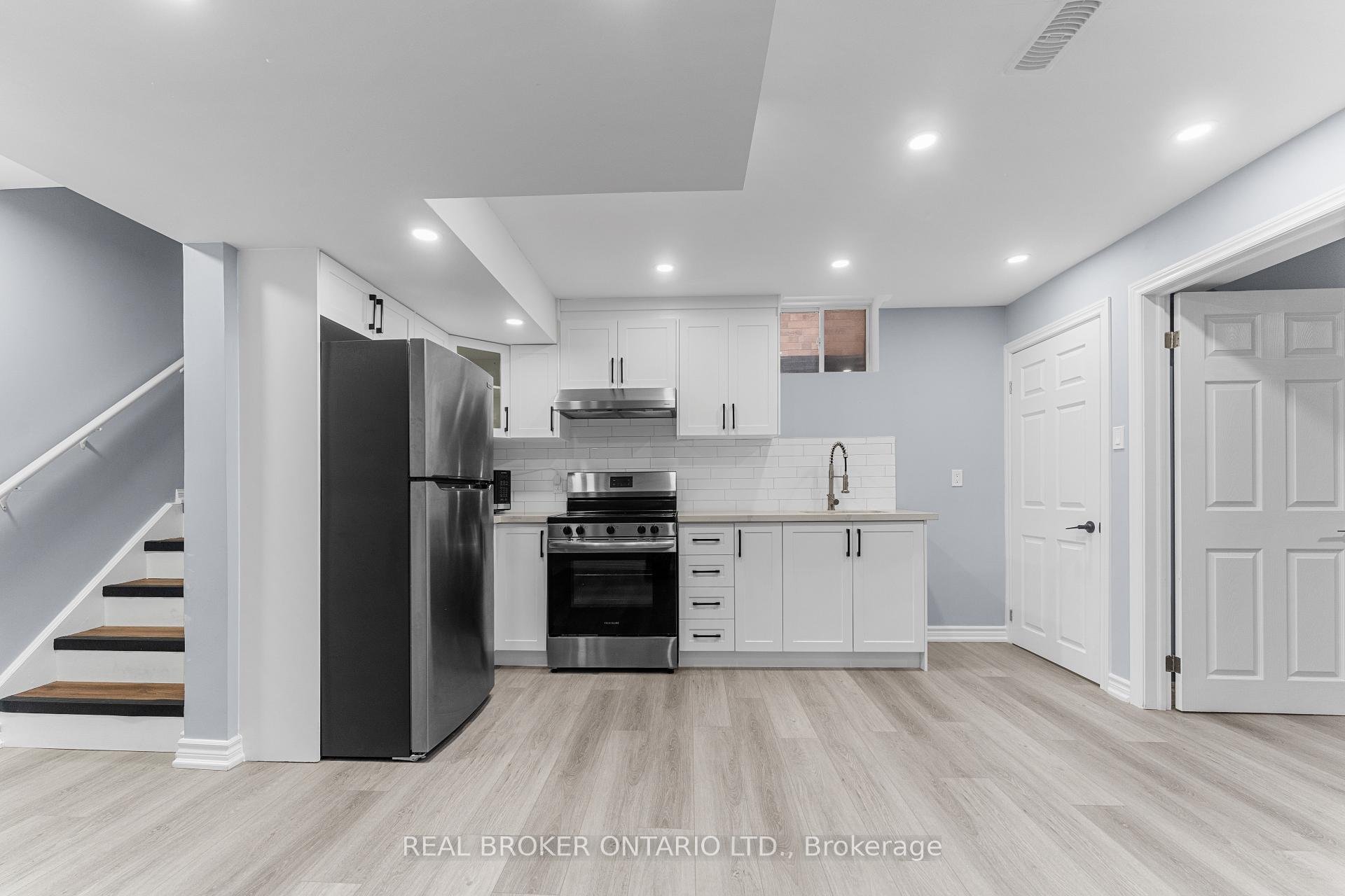 Photo 4 of 1718 Kalmar BSMT Avenue, Pickering, Duffin Heights — HOMEH