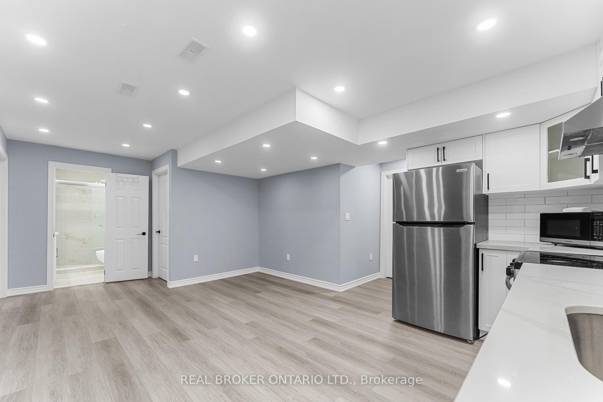 Photo 5 of 1718 Kalmar BSMT Avenue, Pickering, Duffin Heights — HOMEH