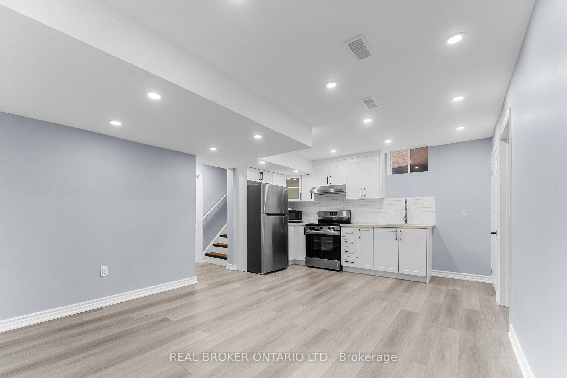 Photo 7 of 1718 Kalmar BSMT Avenue, Pickering, Duffin Heights — HOMEH
