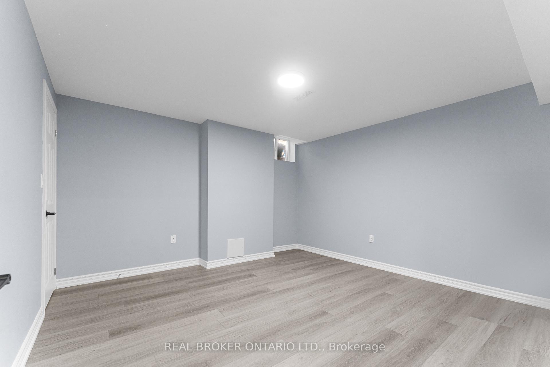 Photo 11 of 1718 Kalmar BSMT Avenue, Pickering, Duffin Heights — HOMEH