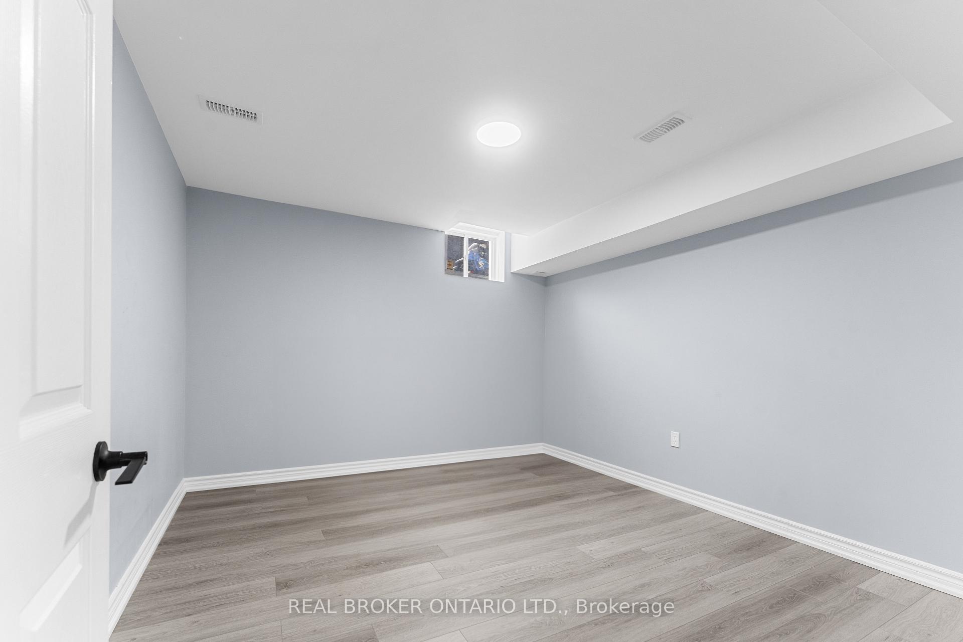 Photo 14 of 1718 Kalmar BSMT Avenue, Pickering, Duffin Heights — HOMEH