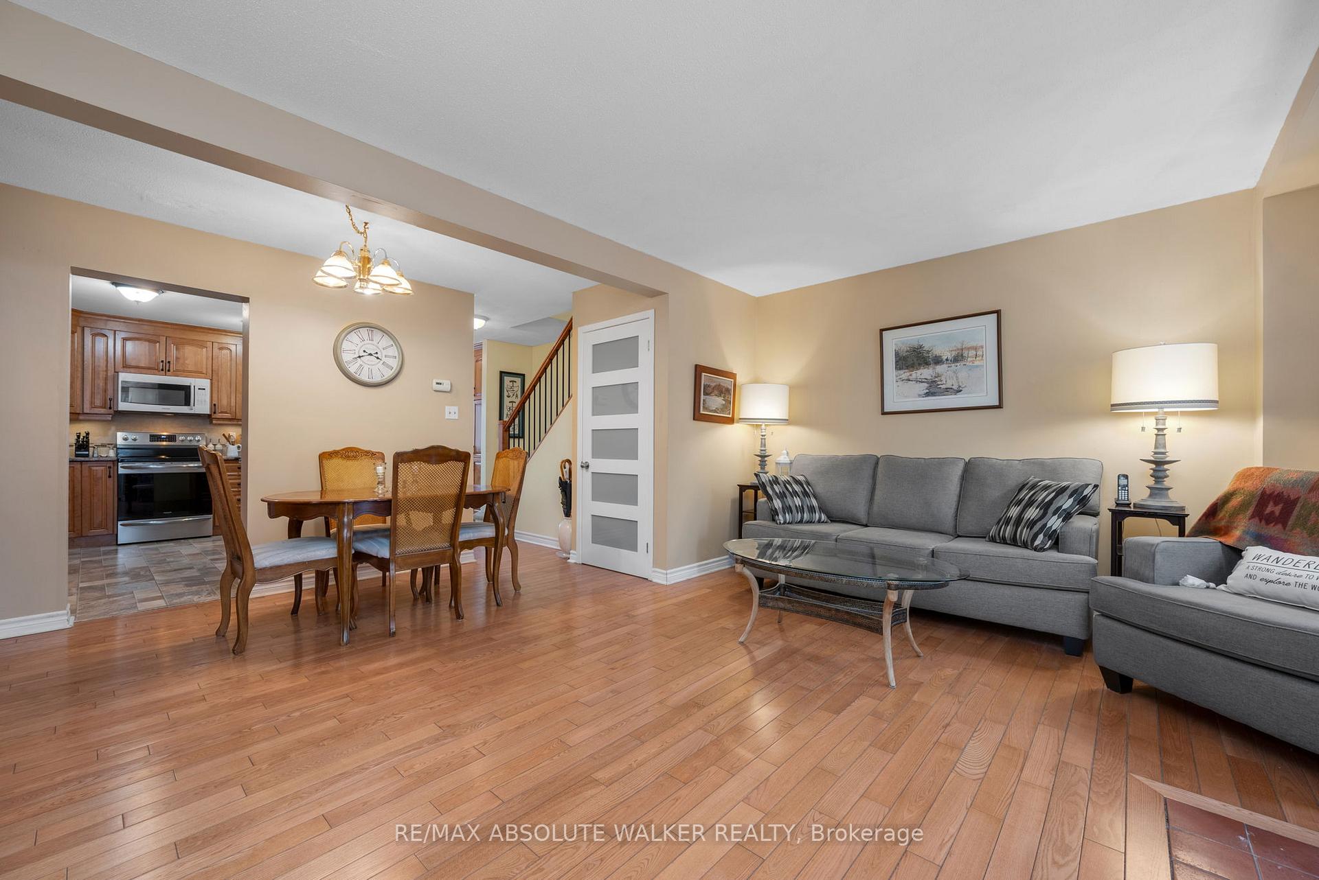 Photo 5 of 1470 Deavy Way, Ottawa, Bilberry Creek/Queenswood Heights — HOMEH