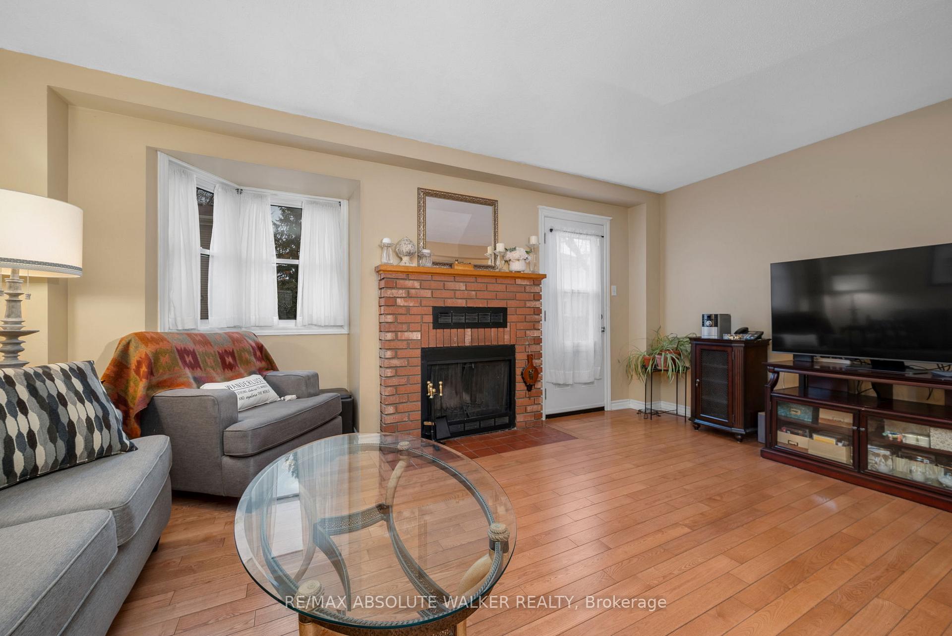Photo 6 of 1470 Deavy Way, Ottawa, Bilberry Creek/Queenswood Heights — HOMEH