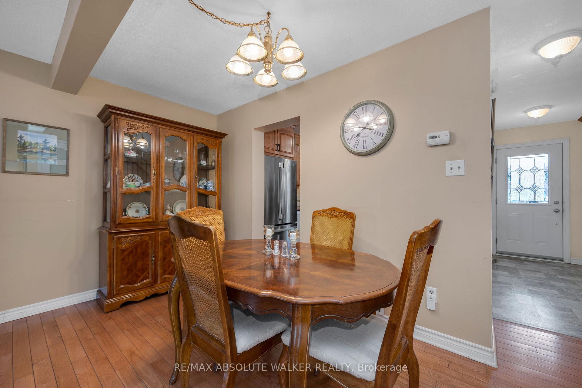 Photo 9 of 1470 Deavy Way, Ottawa, Bilberry Creek/Queenswood Heights — HOMEH