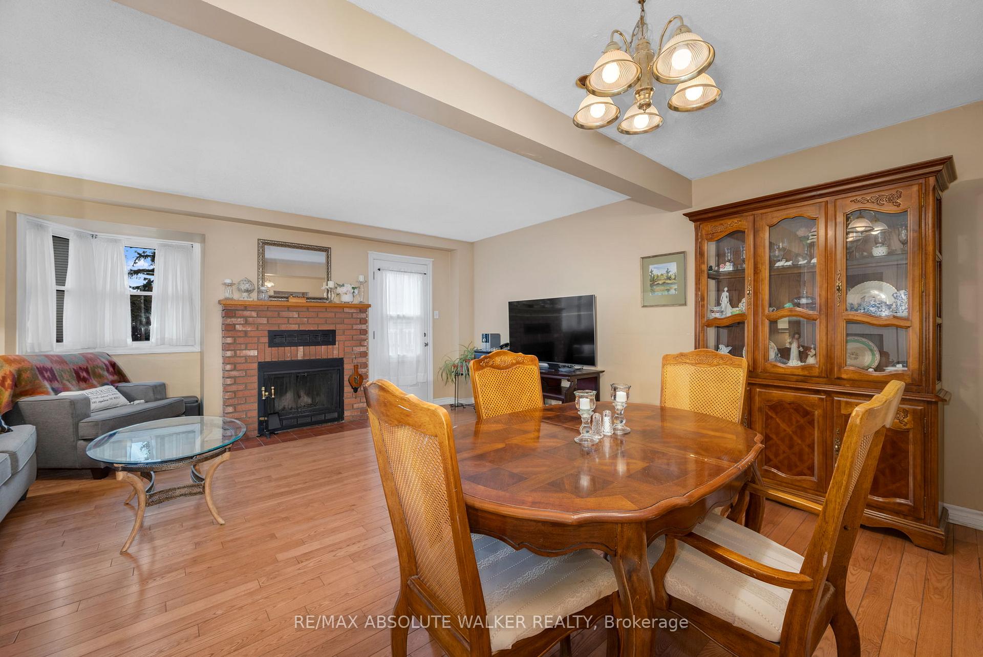Photo 10 of 1470 Deavy Way, Ottawa, Bilberry Creek/Queenswood Heights — HOMEH