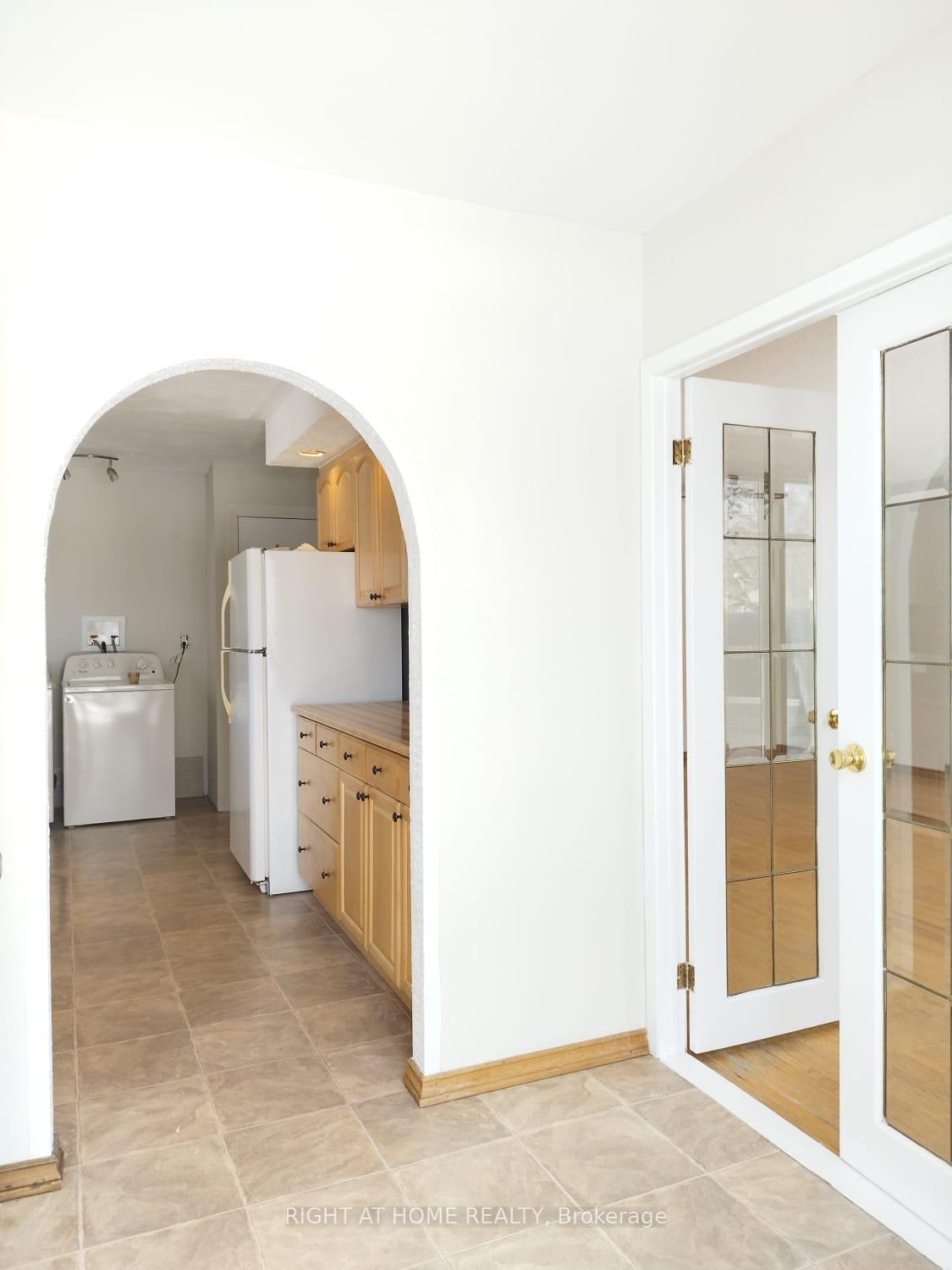 Photo 6 of 860 Batory Avenue, Pickering, West Shore — HOMEH