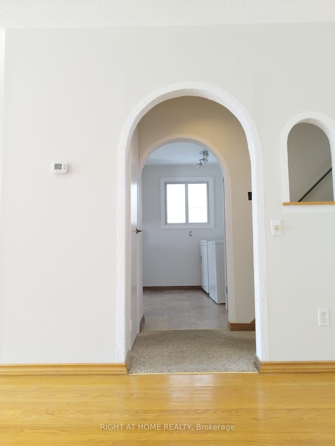 Photo 7 of 860 Batory Avenue, Pickering, West Shore — HOMEH