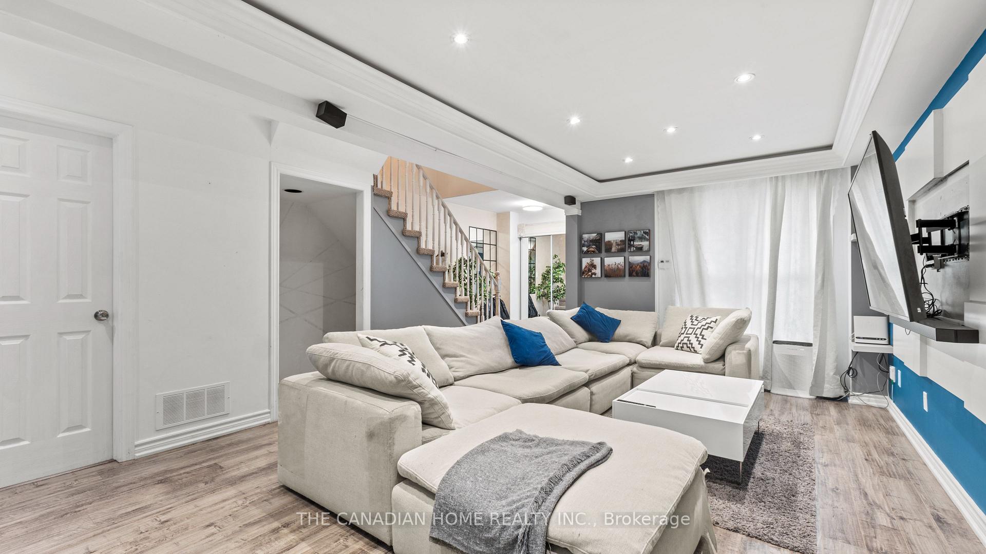 Photo 4 of 2150 Duberry Drive, Pickering, Brock Ridge — HOMEH