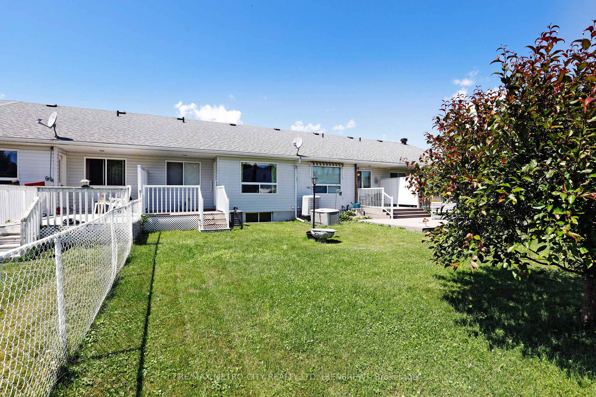 Photo 25 of 207 Renfrew Avenue W, Renfrew — HOMEH