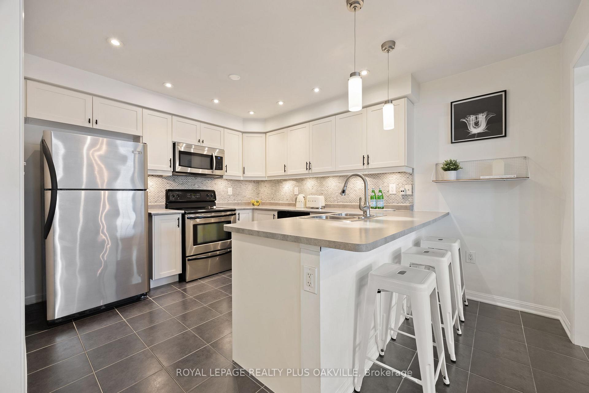 Photo 8 of 60 Gleave Terrace, Milton, Harrison — HOMEH