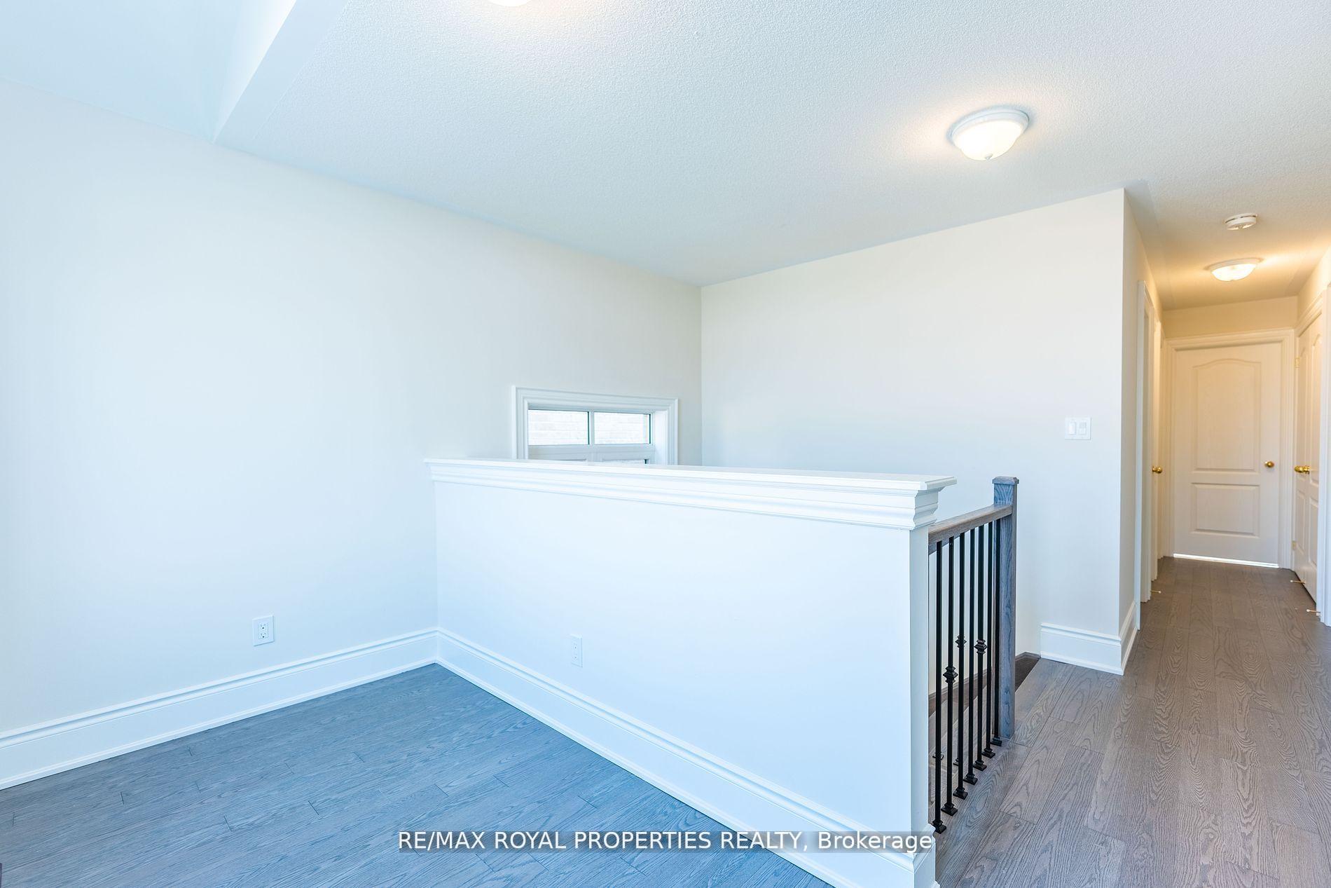 Photo 3 of 1874 Fosterbrook Street, Oshawa, Taunton — HOMEH