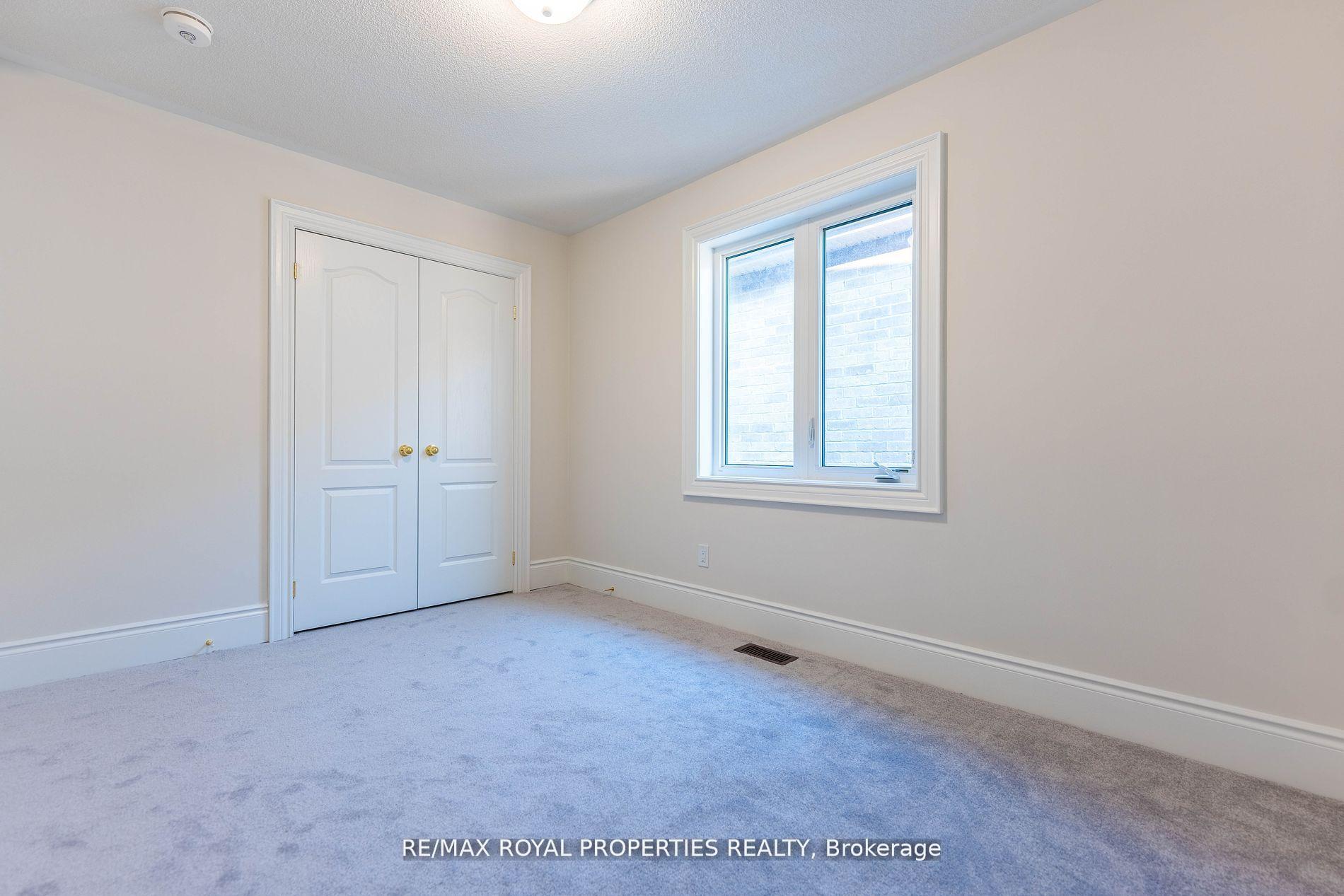 Photo 4 of 1874 Fosterbrook Street, Oshawa, Taunton — HOMEH
