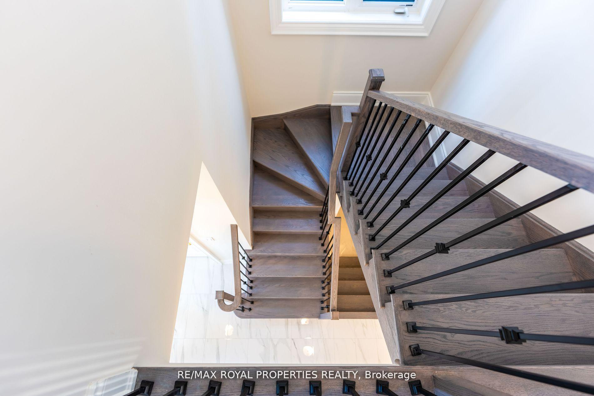 Photo 14 of 1874 Fosterbrook Street, Oshawa, Taunton — HOMEH
