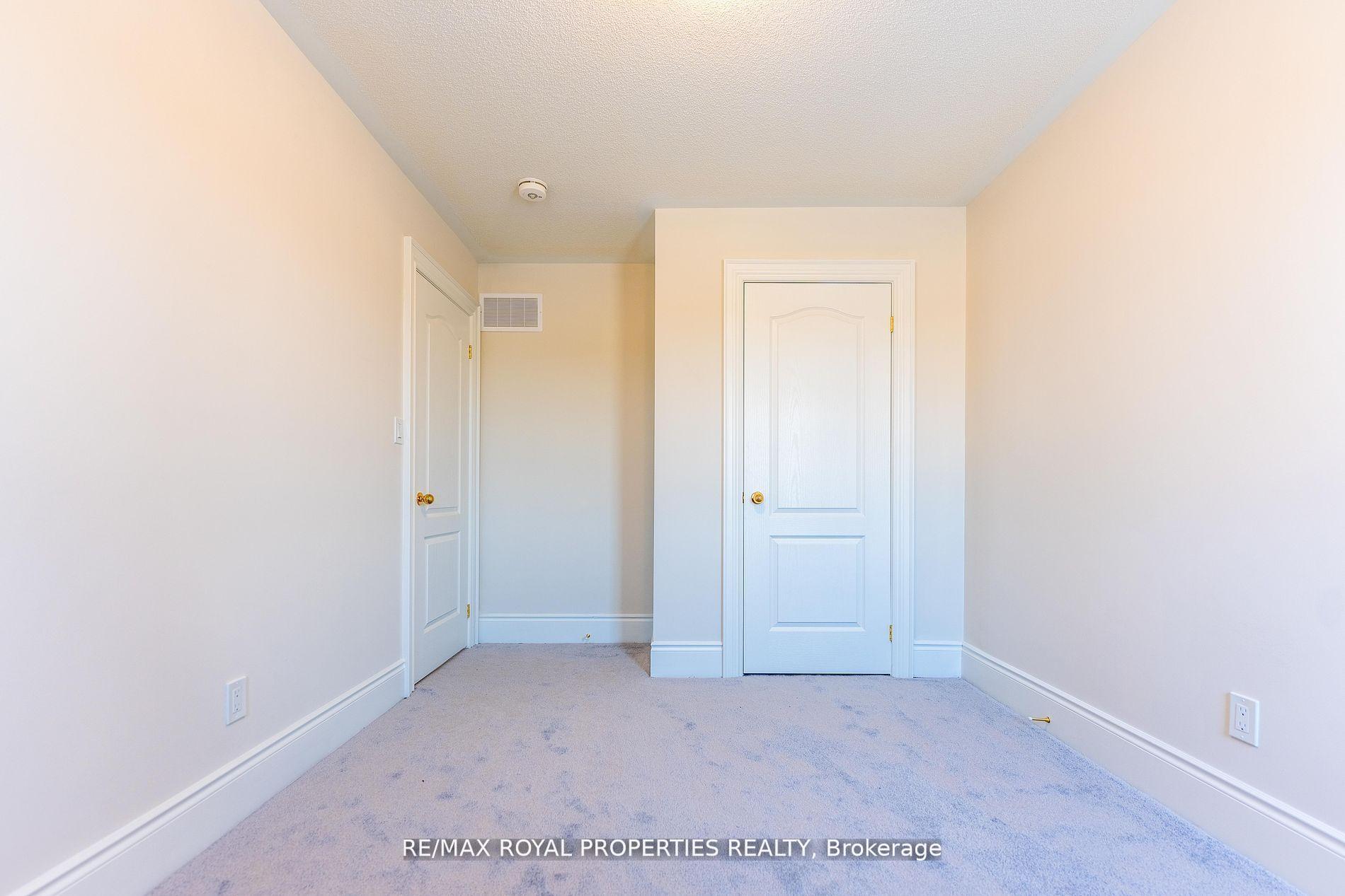 Photo 19 of 1874 Fosterbrook Street, Oshawa, Taunton — HOMEH