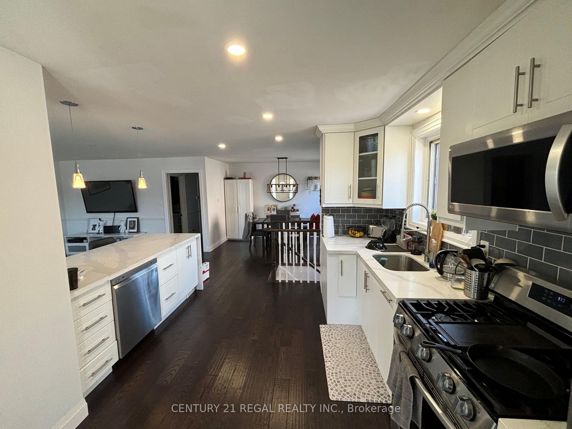 Photo 3 of 904 Modlin Road, Pickering, Bay Ridges — HOMEH