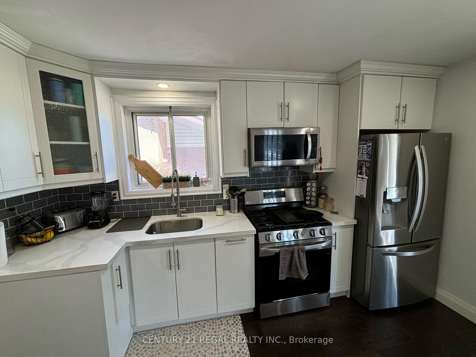 Photo 4 of 904 Modlin Road, Pickering, Bay Ridges — HOMEH