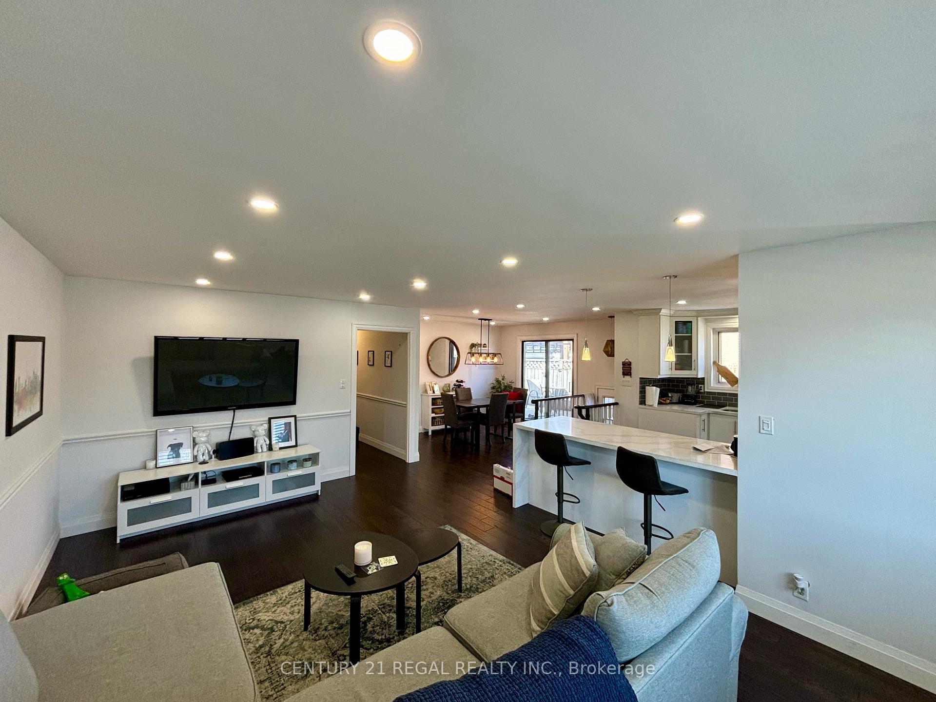 Photo 6 of 904 Modlin Road, Pickering, Bay Ridges — HOMEH