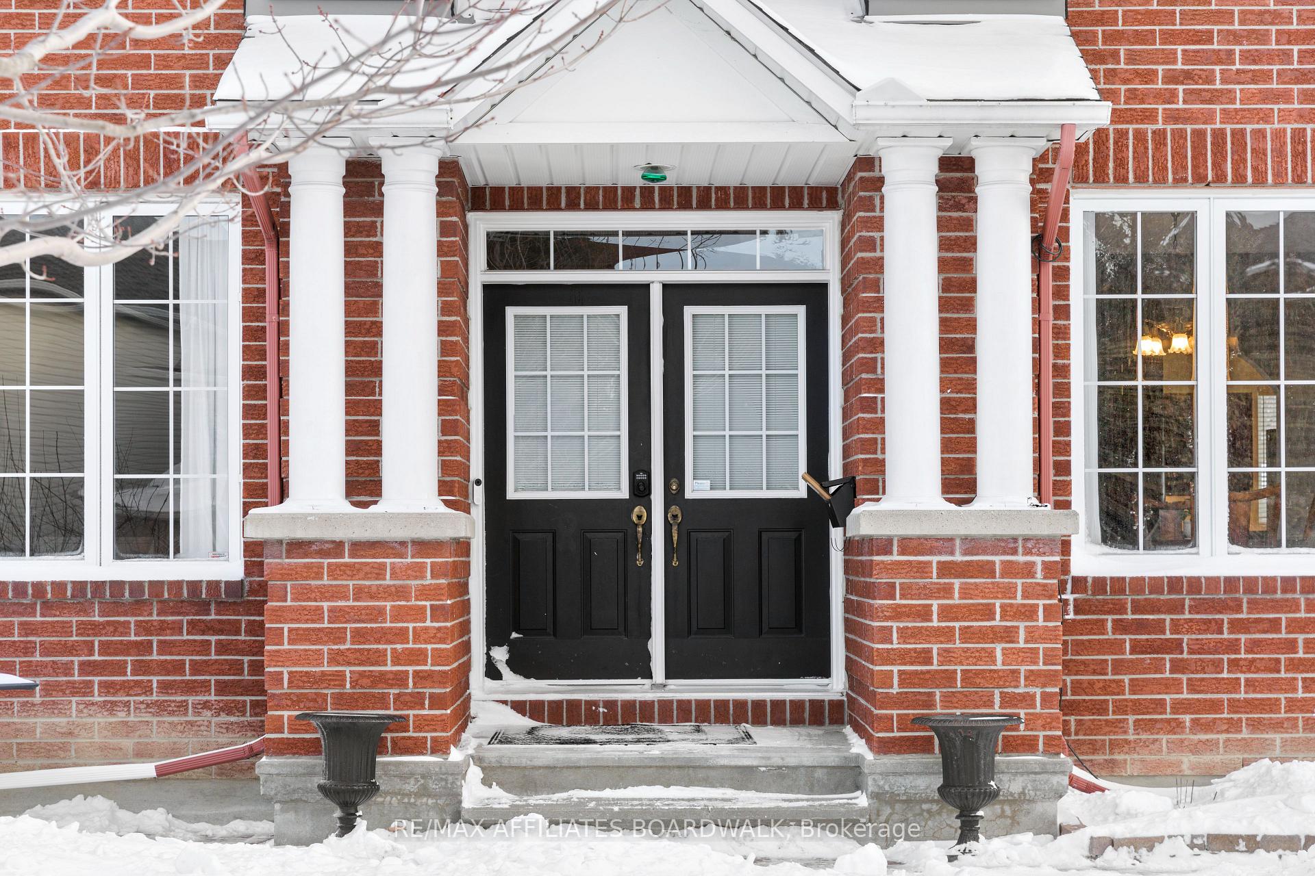 Photo 2 of 634 St Bruno Street, Ottawa, Avalon East — HOMEH