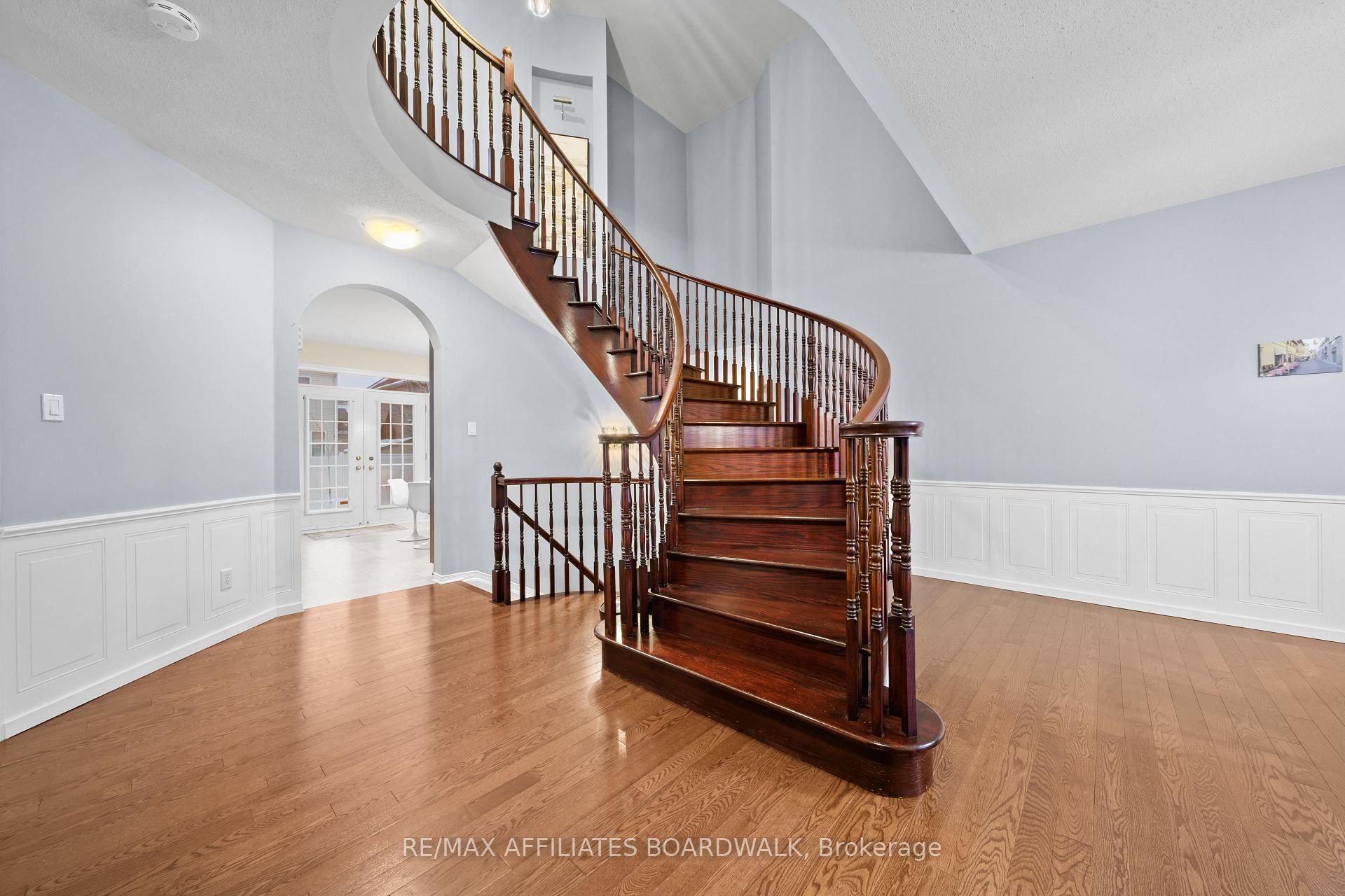 Photo 4 of 634 St Bruno Street, Ottawa, Avalon East — HOMEH
