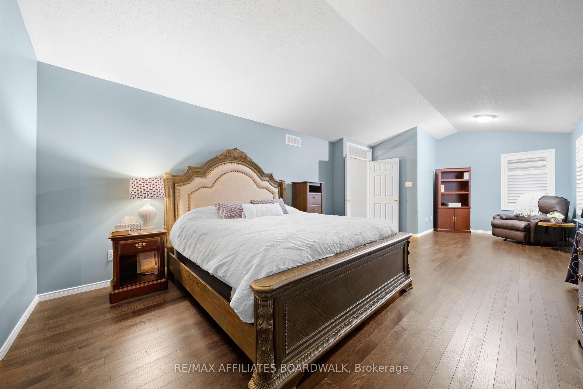 Photo 17 of 634 St Bruno Street, Ottawa, Avalon East — HOMEH