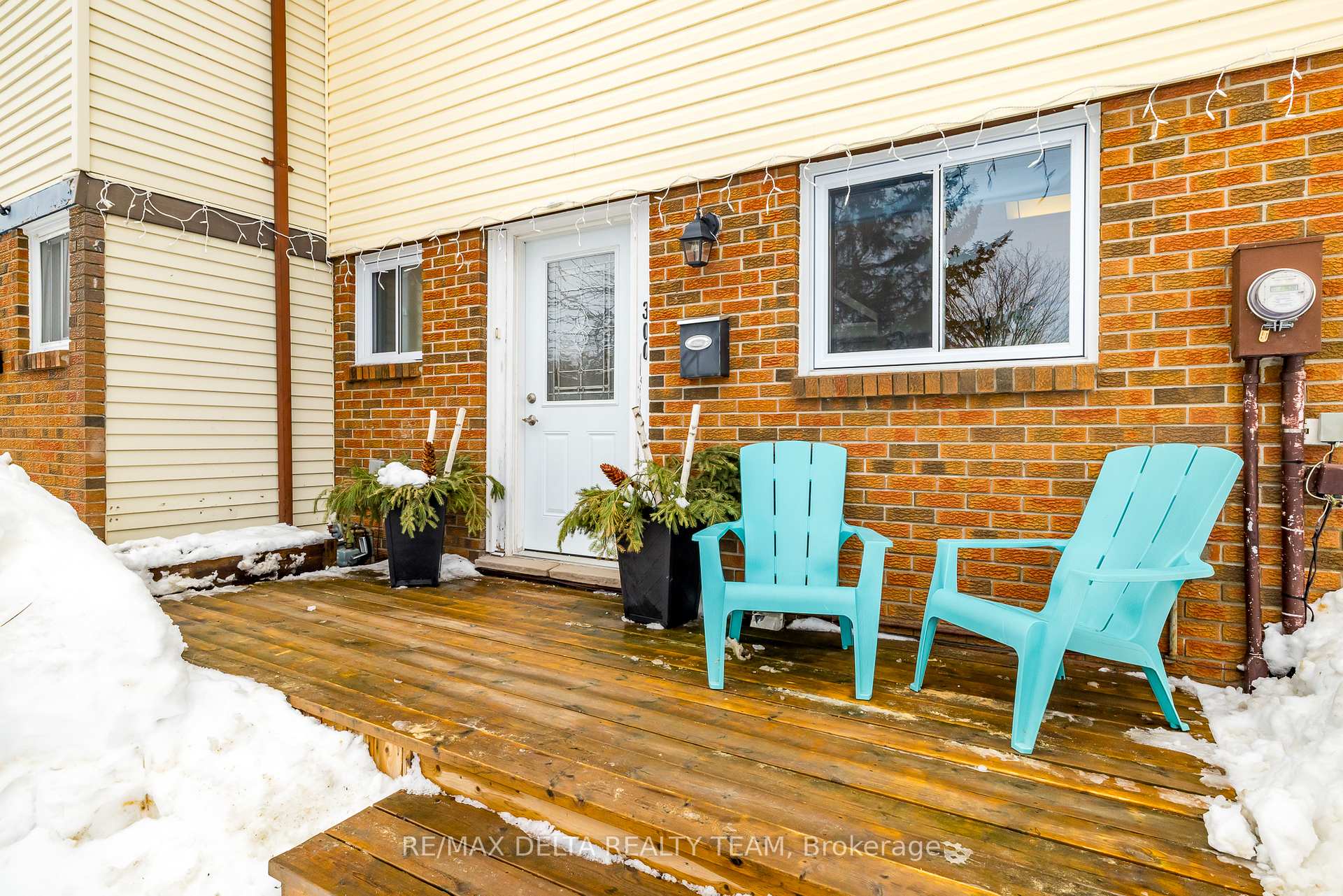 Photo 2 of 300 Tulip Crescent, Ottawa, Chatelaine Village — HOMEH