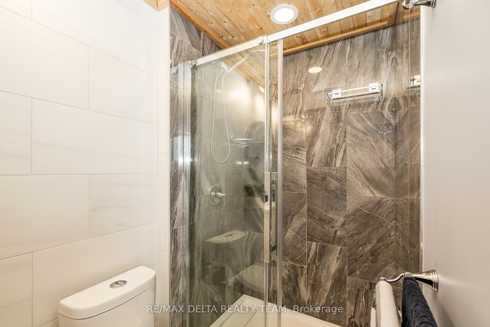 Photo 15 of 300 Tulip Crescent, Ottawa, Chatelaine Village — HOMEH