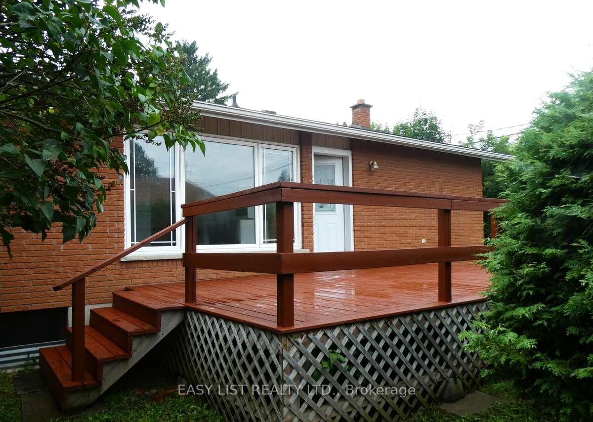 Photo 2 of 24 Wilson Street, Renfrew — HOMEH