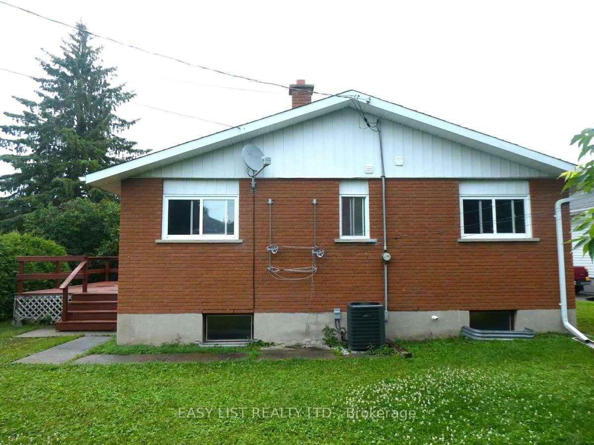 Photo 5 of 24 Wilson Street, Renfrew — HOMEH