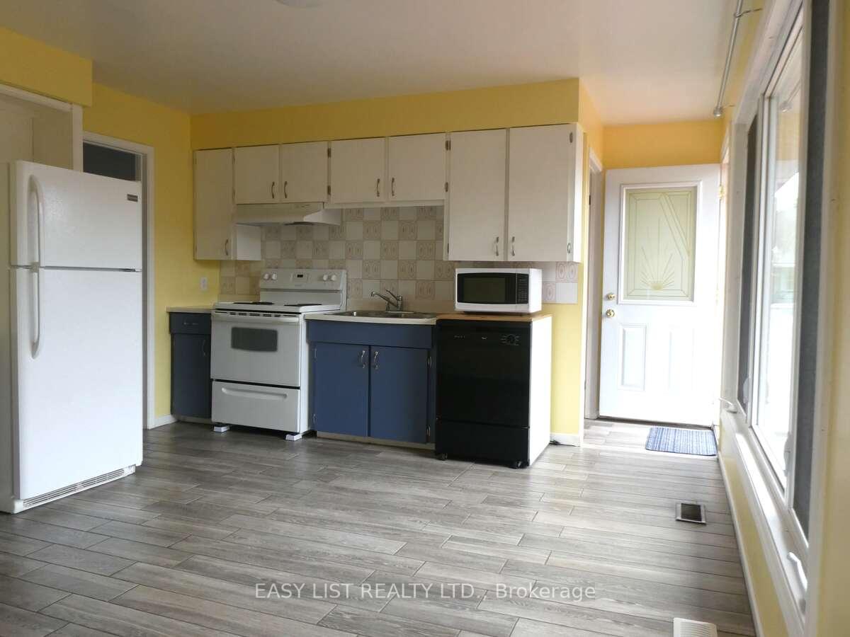 Photo 8 of 24 Wilson Street, Renfrew — HOMEH
