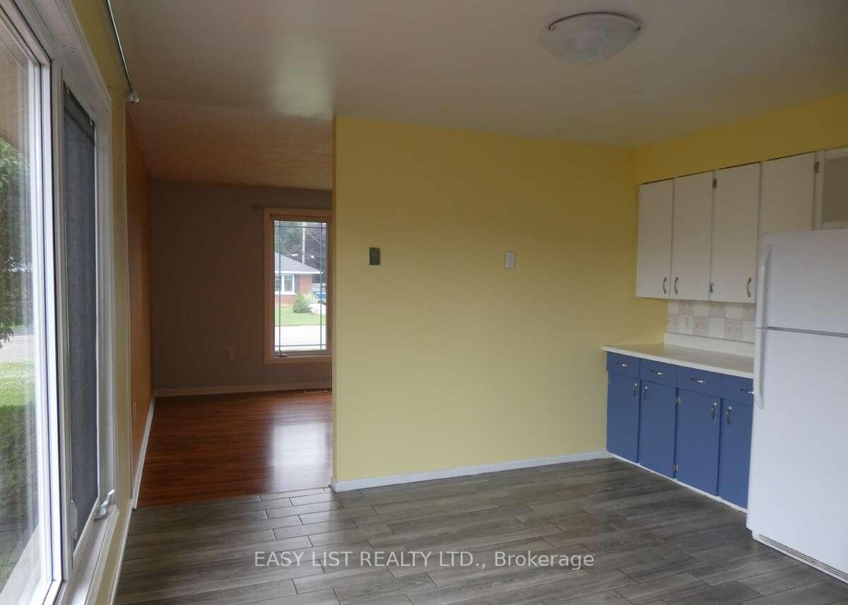 Photo 10 of 24 Wilson Street, Renfrew — HOMEH