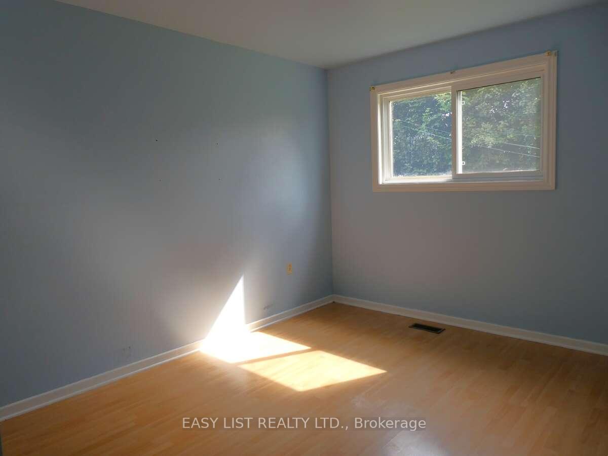 Photo 15 of 24 Wilson Street, Renfrew — HOMEH