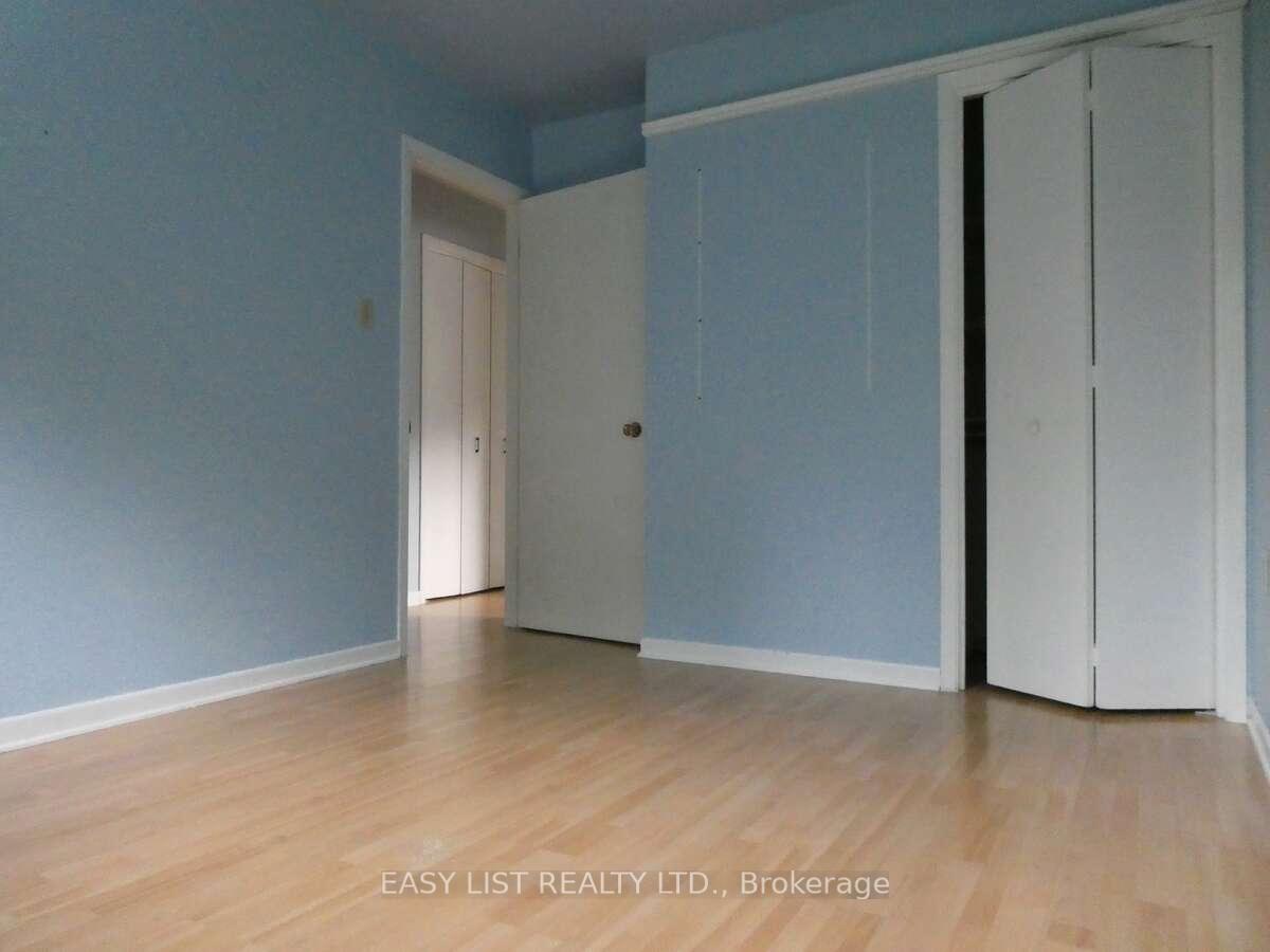 Photo 16 of 24 Wilson Street, Renfrew — HOMEH