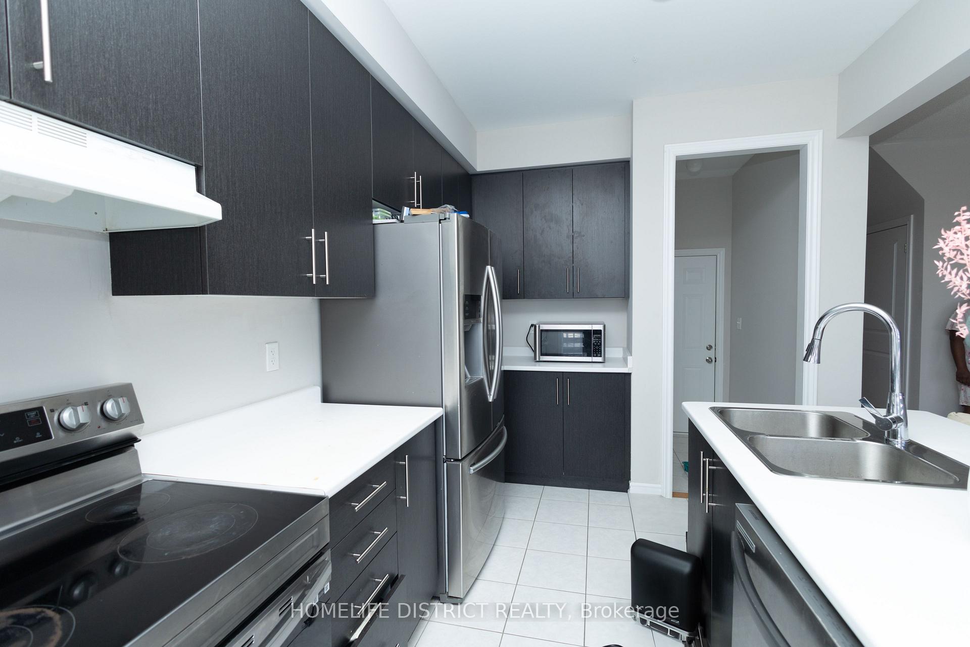 Photo 9 of 1085 Skyridge Boulevard, Pickering, Rural Pickering — HOMEH