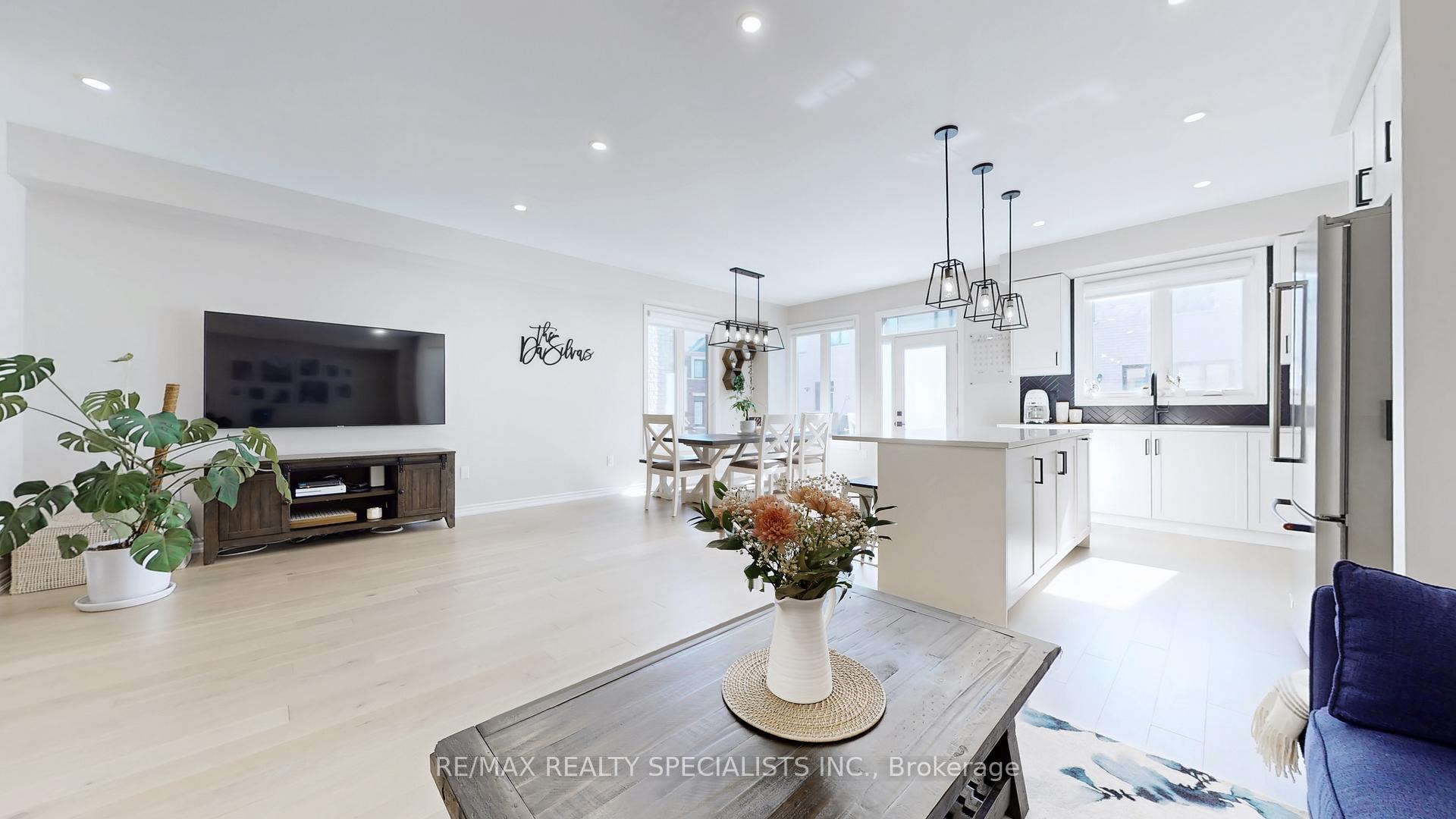 Photo 5 of 462 Bergamot Avenue, Milton, Walker — HOMEH
