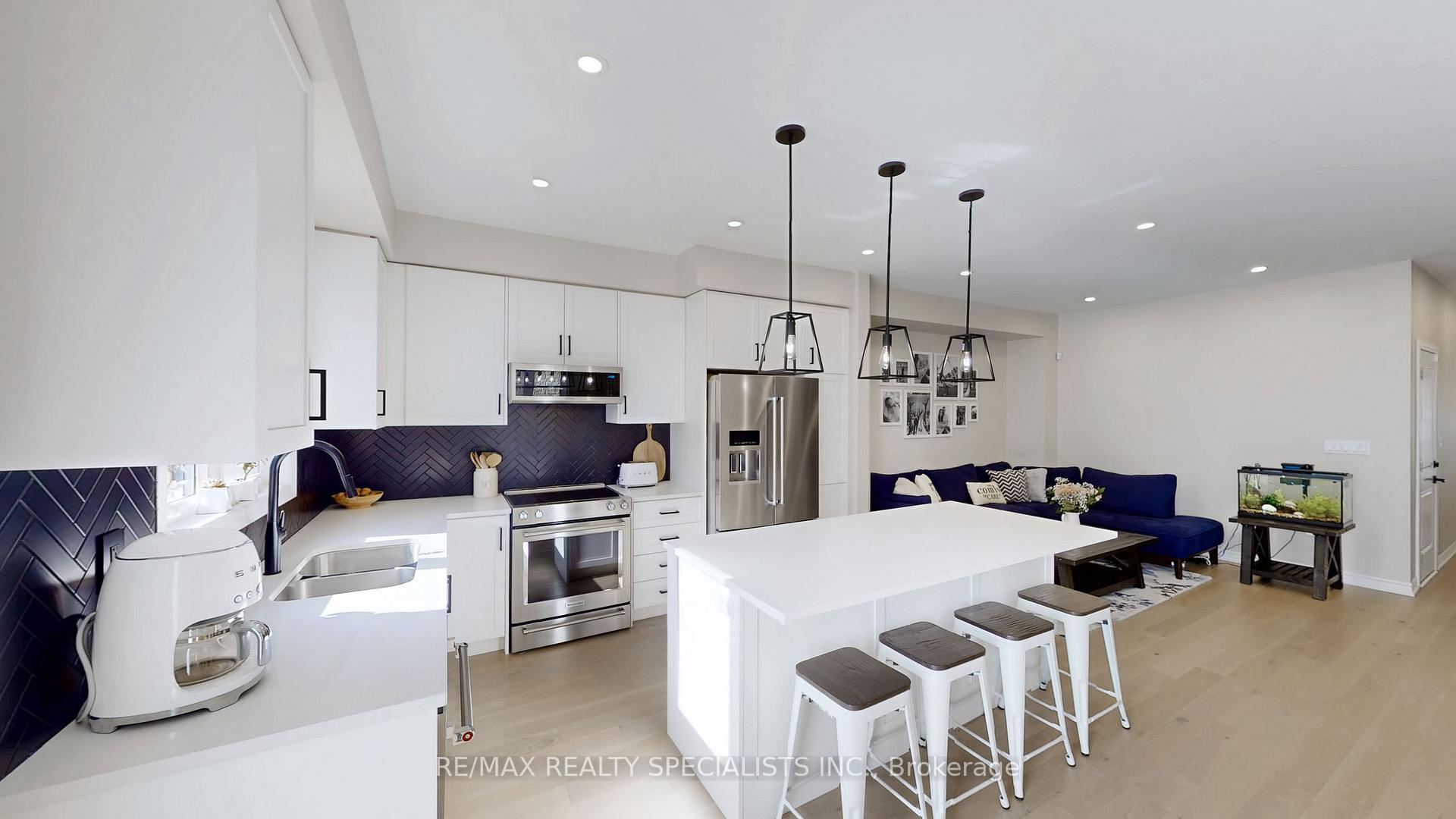 Photo 10 of 462 Bergamot Avenue, Milton, Walker — HOMEH