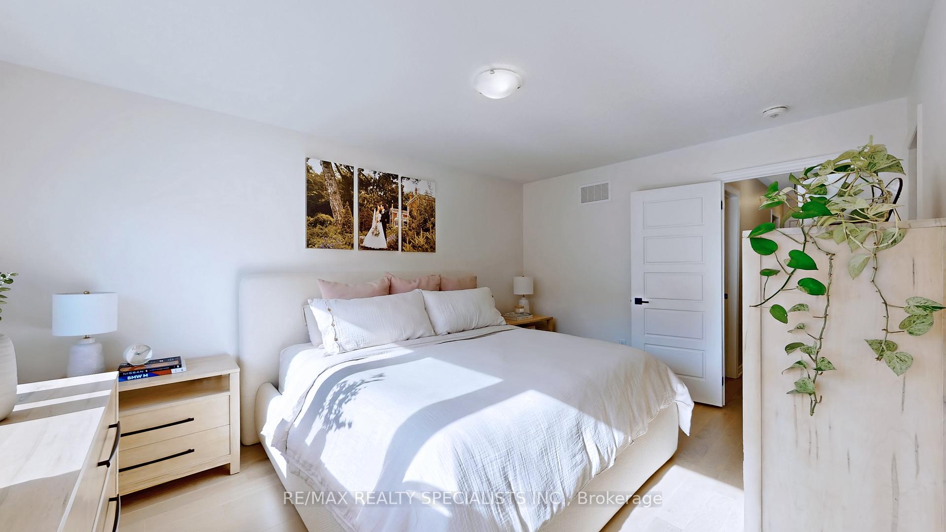 Photo 17 of 462 Bergamot Avenue, Milton, Walker — HOMEH