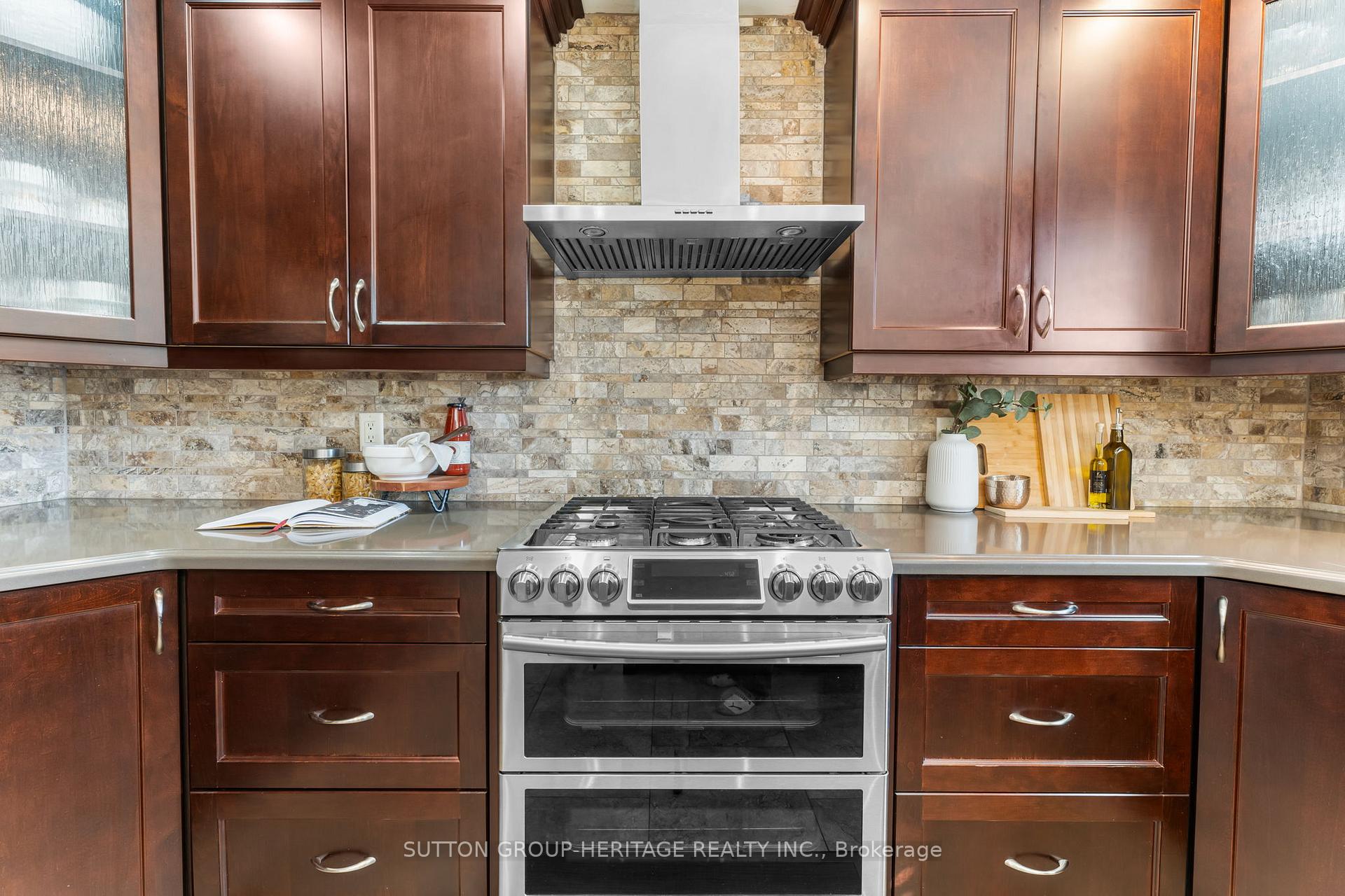 Photo 14 of 2300 Abbott Crescent, Pickering, Brock Ridge — HOMEH
