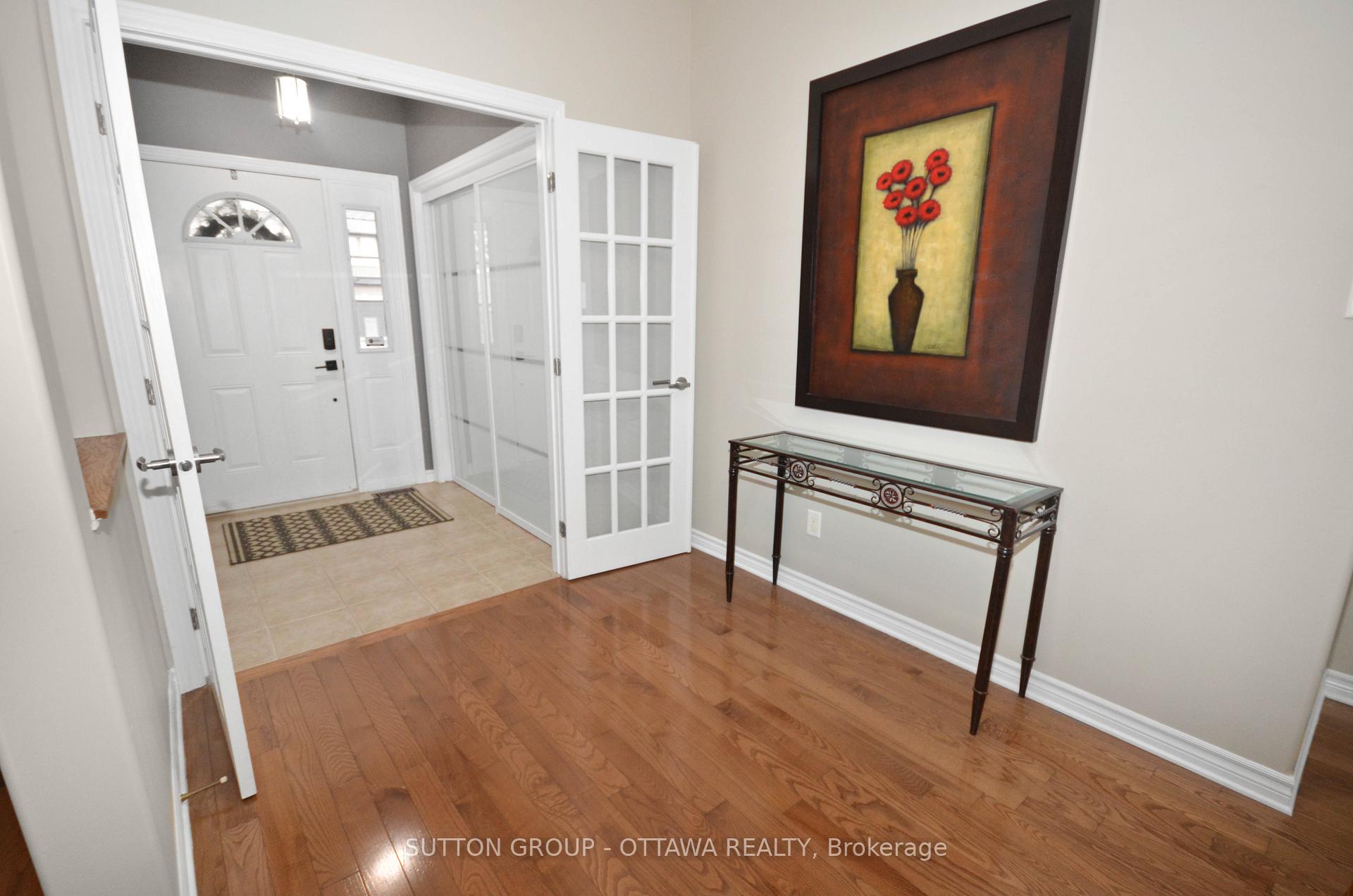 Photo 2 of 1812 Heatherstone Crescent, Ottawa, Springridge/East Village — HOMEH
