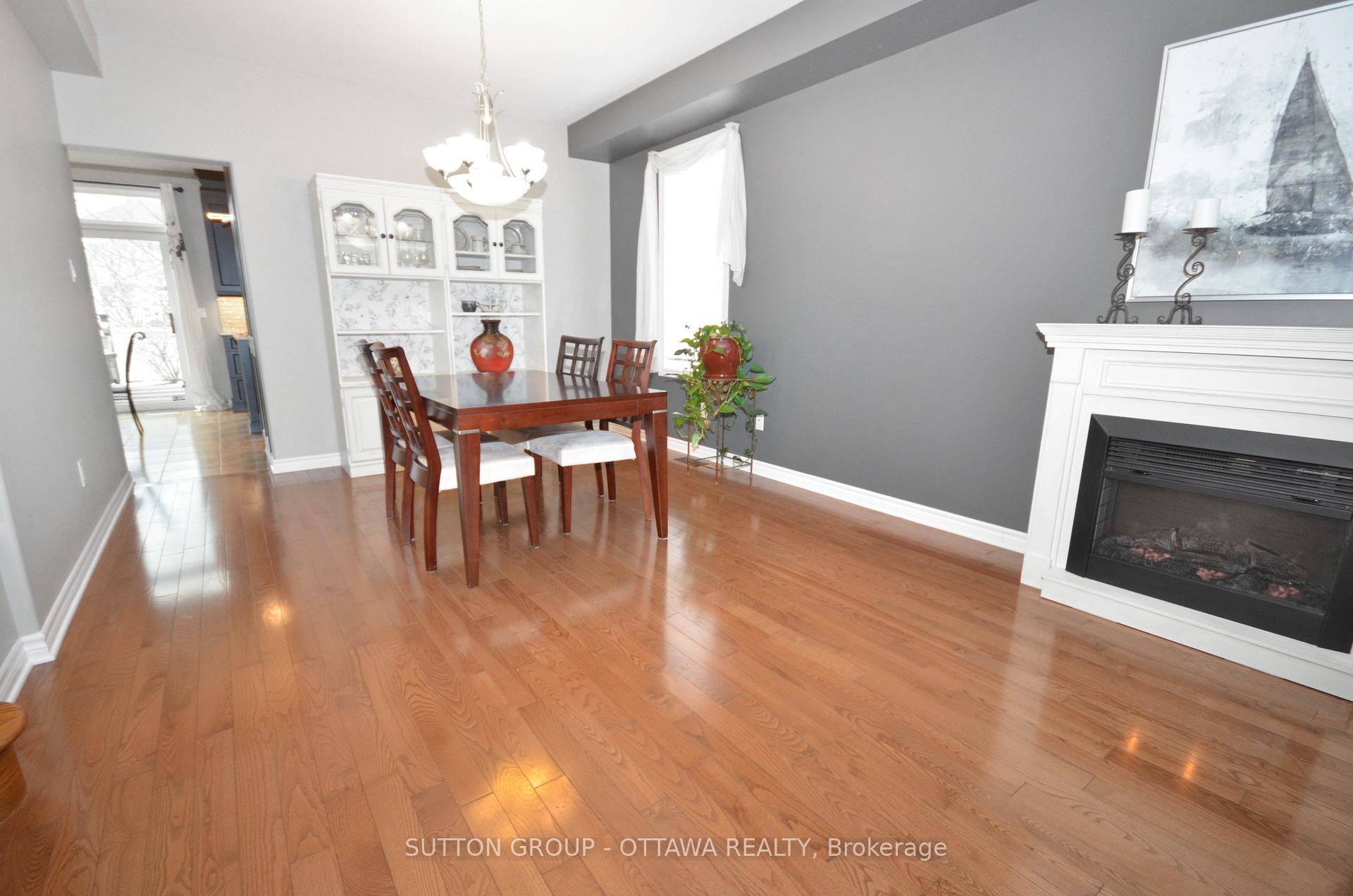 Photo 10 of 1812 Heatherstone Crescent, Ottawa, Springridge/East Village — HOMEH
