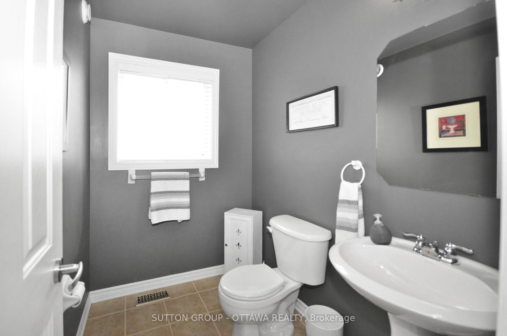 Photo 11 of 1812 Heatherstone Crescent, Ottawa, Springridge/East Village — HOMEH