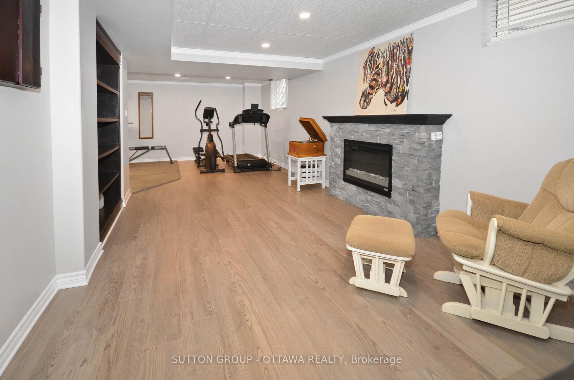 Photo 18 of 1812 Heatherstone Crescent, Ottawa, Springridge/East Village — HOMEH