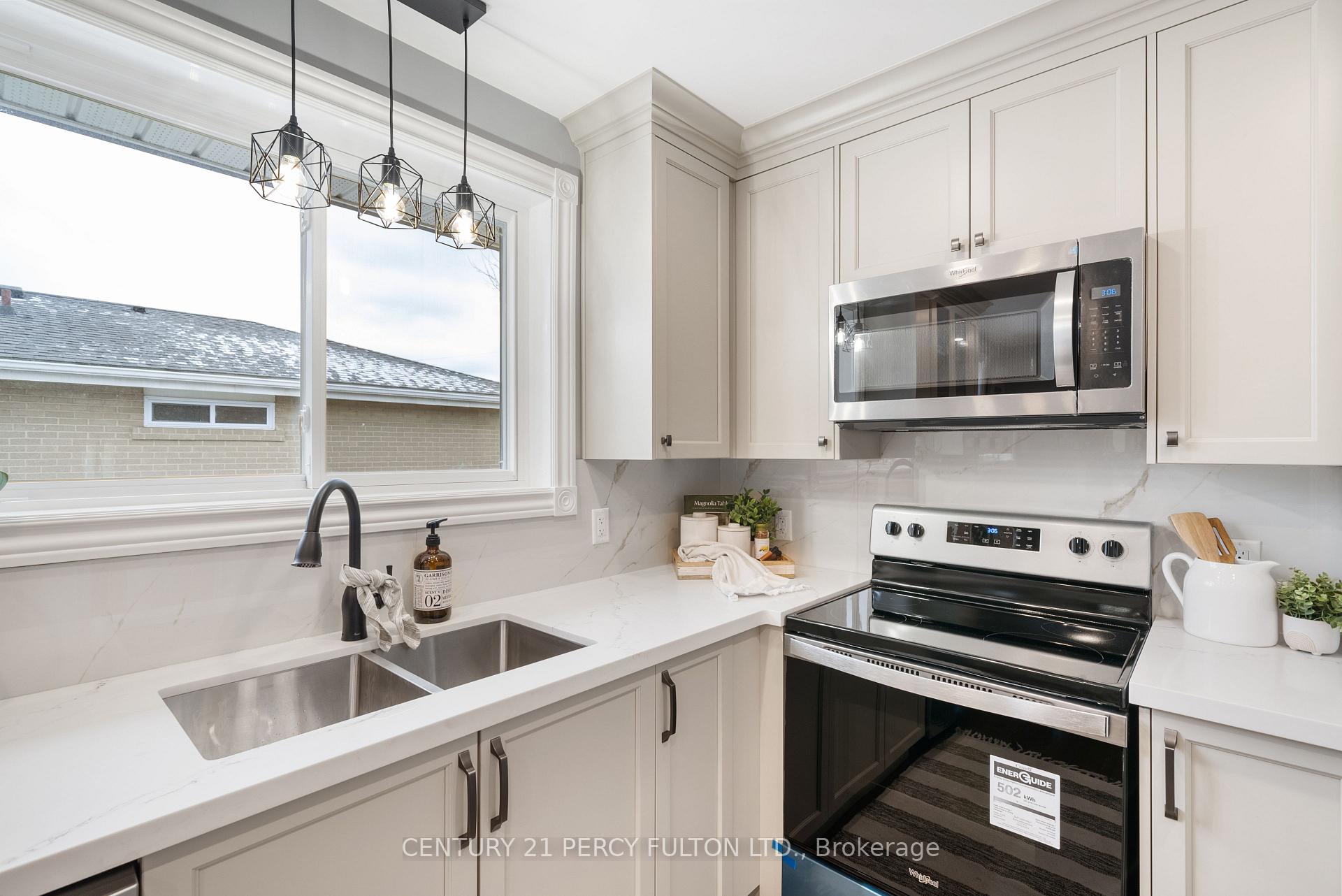 Photo 11 of Unit Main Floor, 888 Naroch Boulevard, Pickering, Bay Ridges — HOMEH