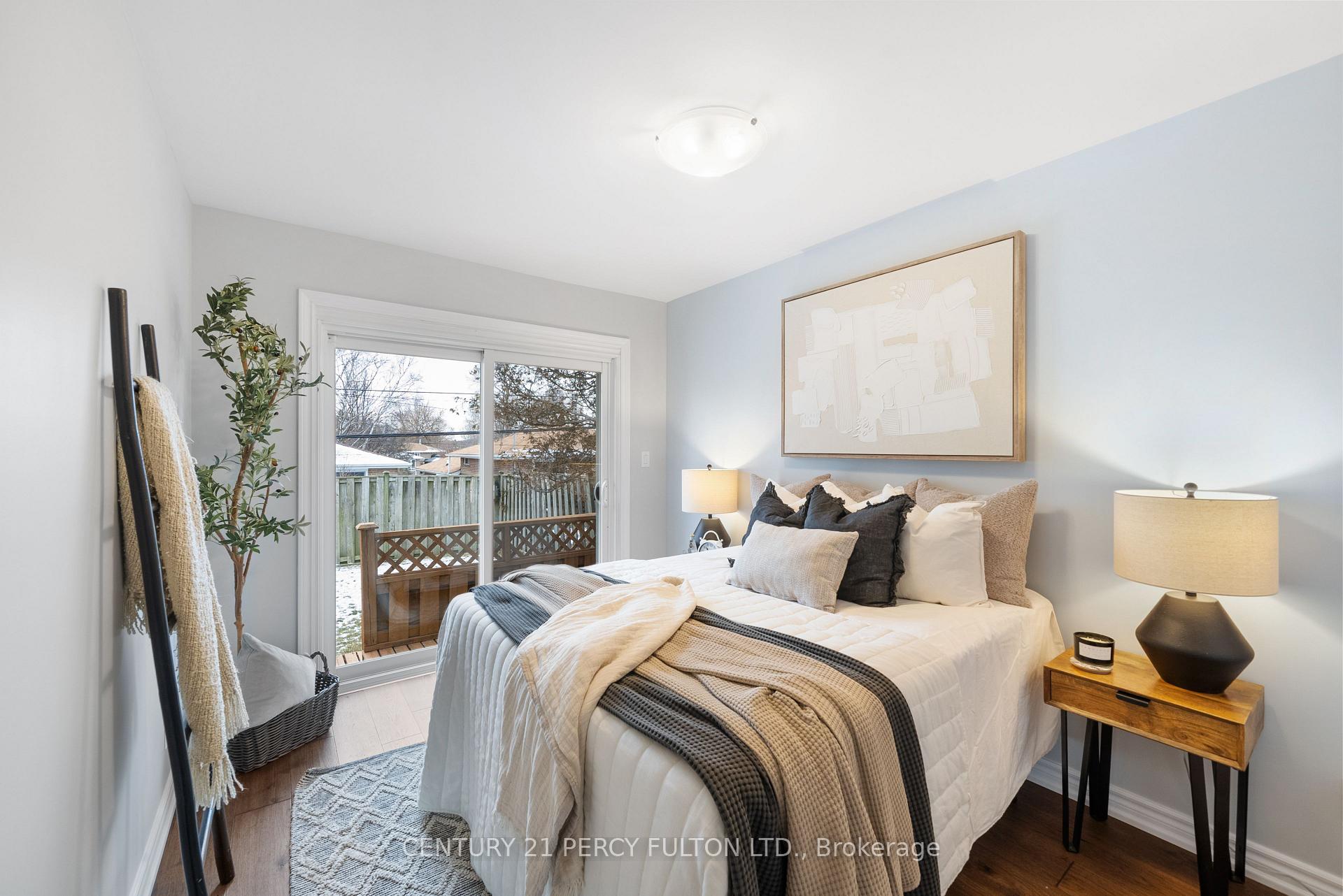 Photo 12 of Unit Main Floor, 888 Naroch Boulevard, Pickering, Bay Ridges — HOMEH